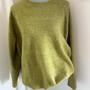 Old Navy Light Olive Women's Crew Neck Sweater